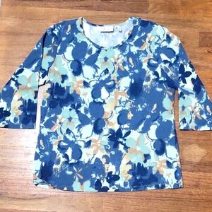 🔵3/$13 D&co Blouse